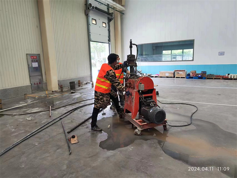 开平厂房地面下沉塌陷注浆加固施工